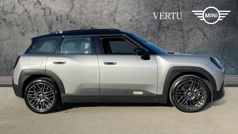 MINI Aceman 135kW E Classic 43kWh 5dr Auto Electric Hatchback